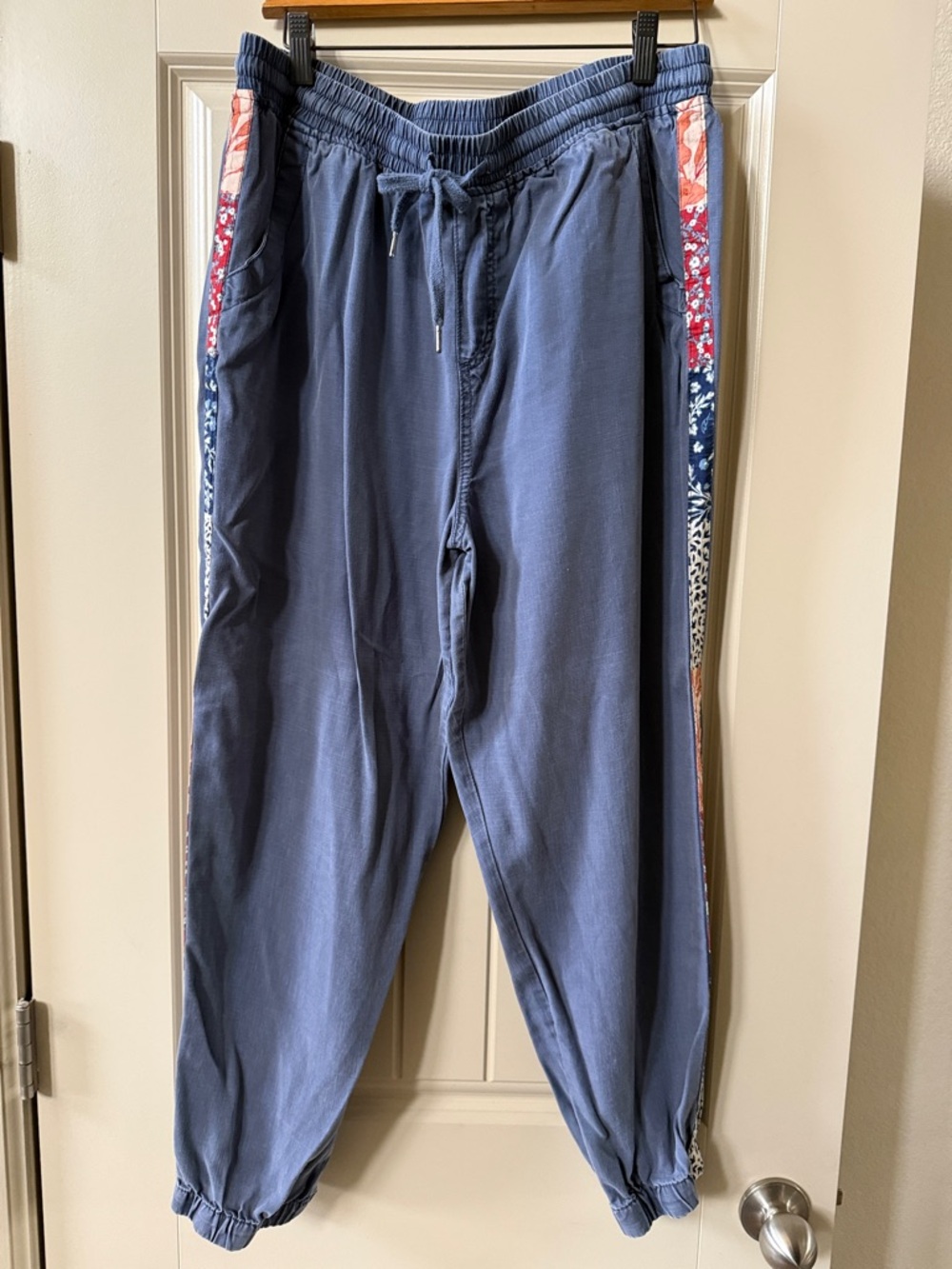 Knox Rose Navy Pull-On Ankle Pants with Floral Side Trim